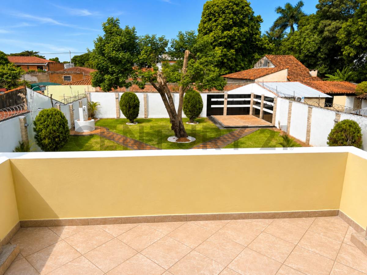 Vendo amplia residencia  en Fernando de la Mora - imagen 4