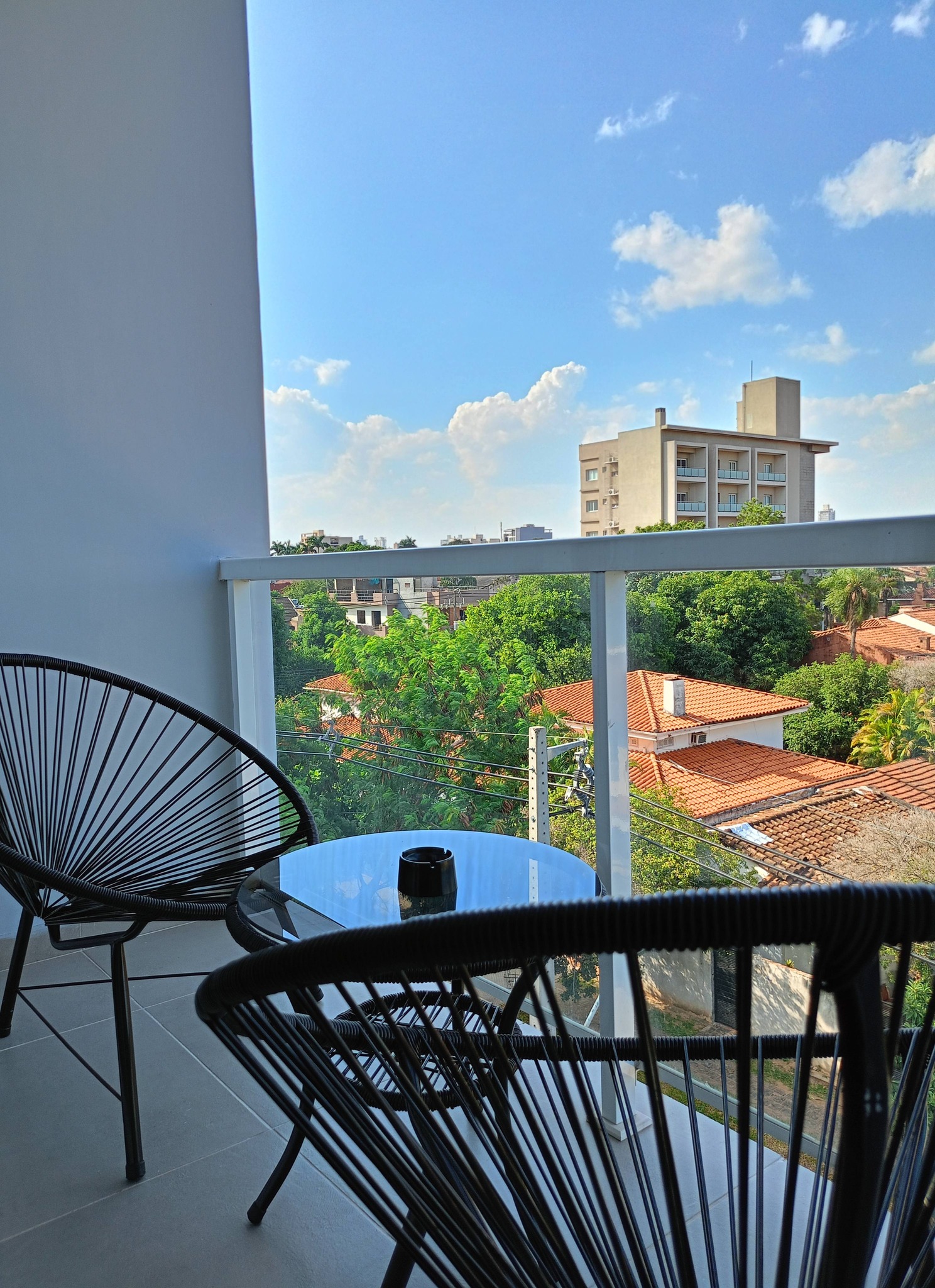 Asunción: Se vende un dúplex bellamente amueblado en el Barrio Herrera, con estacionamiento privado. - imagen 3