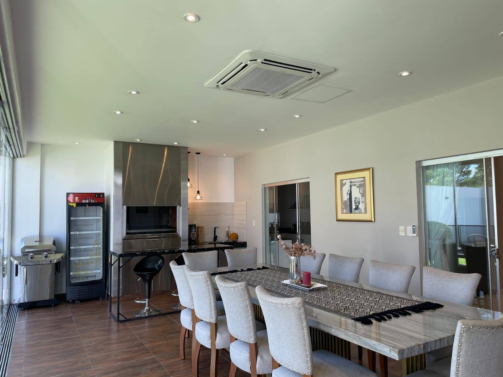En venta o alquiler hermosa residencia en la zona del Yatch y Golf Club Lambare - imagen 6