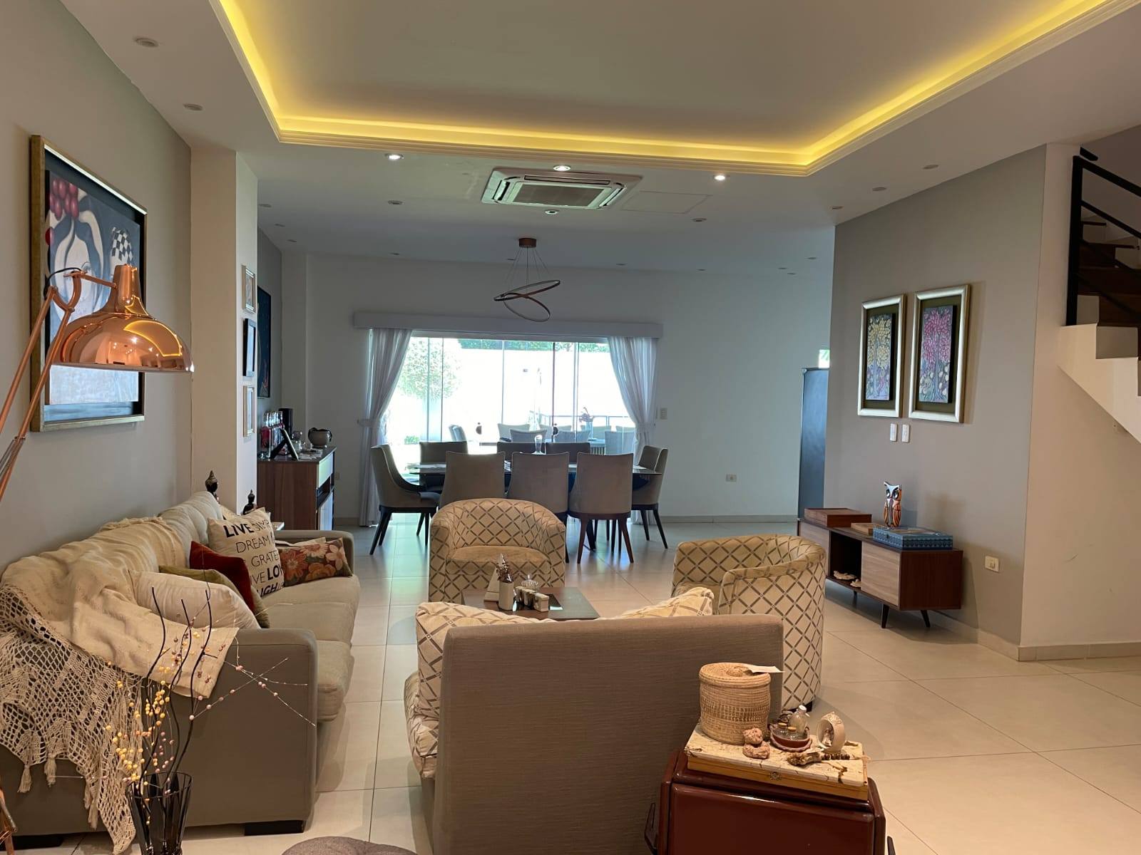En venta o alquiler hermosa residencia en la zona del Yatch y Golf Club Lambare - imagen 13