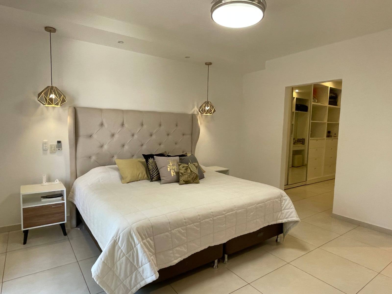 En venta o alquiler hermosa residencia en la zona del Yatch y Golf Club Lambare - imagen 17