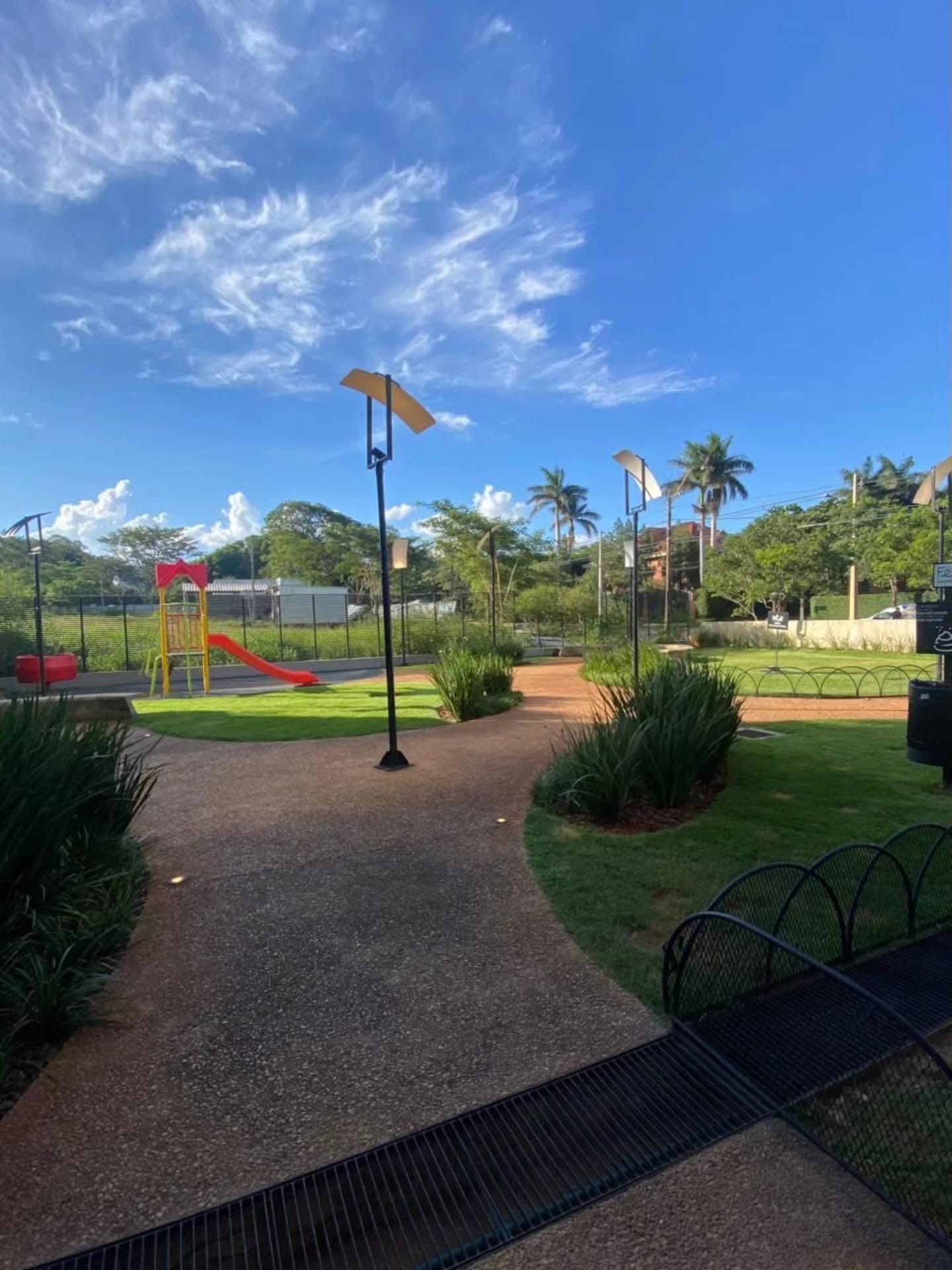 📍 Av. Santísima Trinidad | Ubicación privilegiada Viví la experiencia de un estilo de vida exclusivo en este elegante d - imagen 5