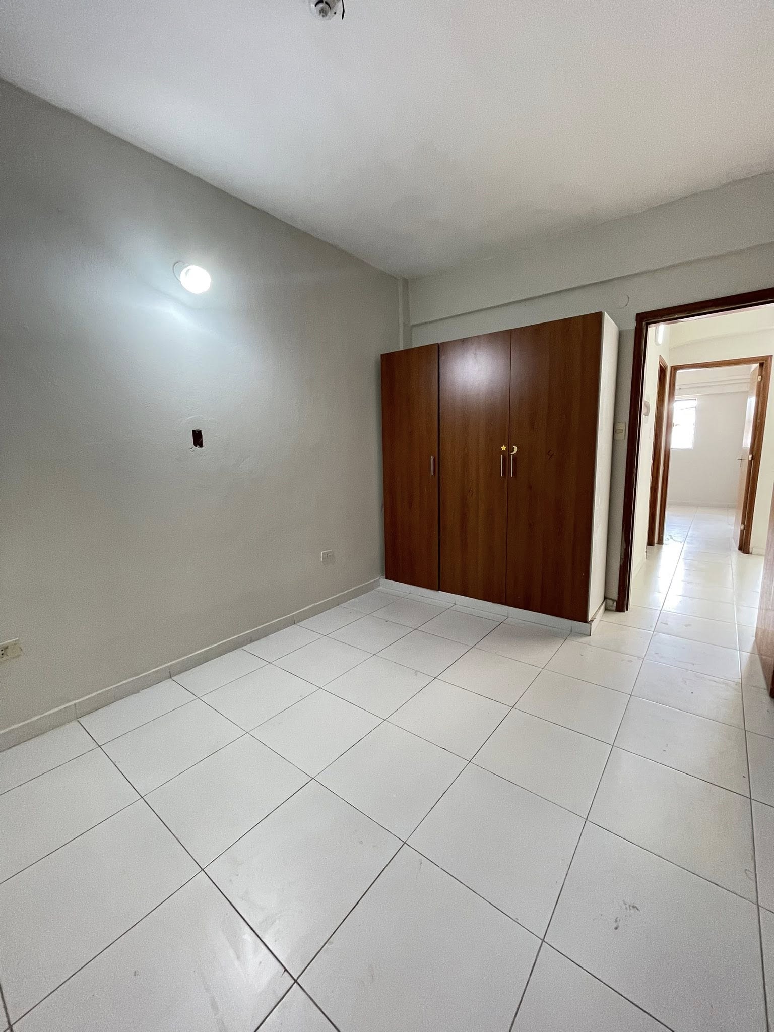 ⭕Alquile un hermoso apartamento a un paso de la Avda. Von Polesky, cerca del Hipermercado Luisito. 🏢 - 6