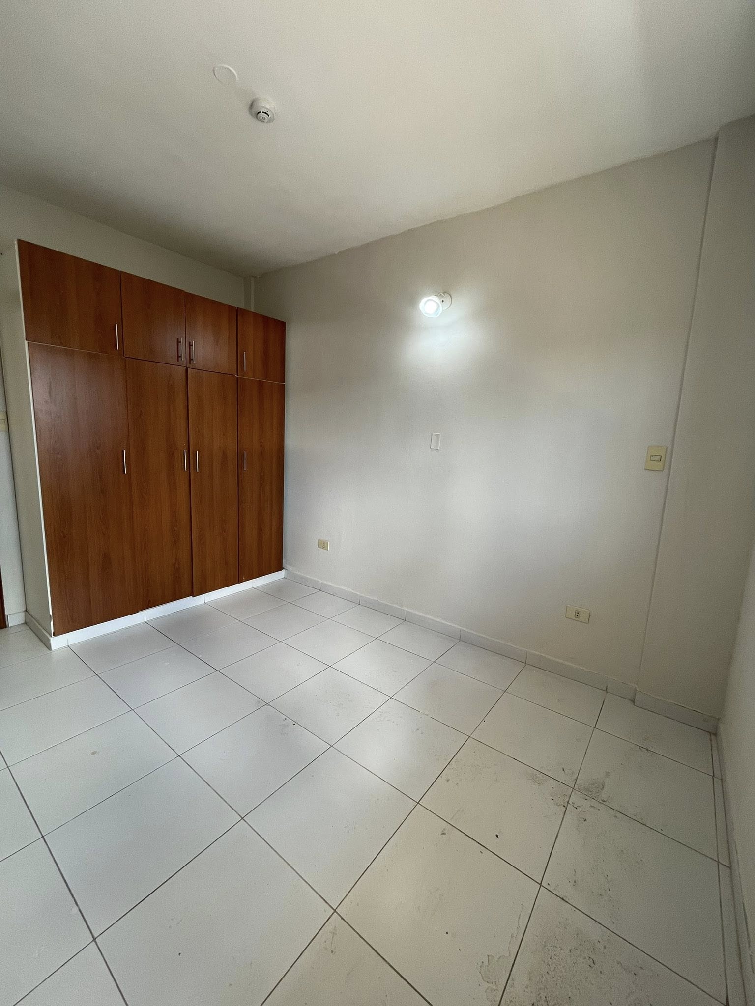 ⭕Alquile un hermoso apartamento a un paso de la Avda. Von Polesky, cerca del Hipermercado Luisito. 🏢 - 9
