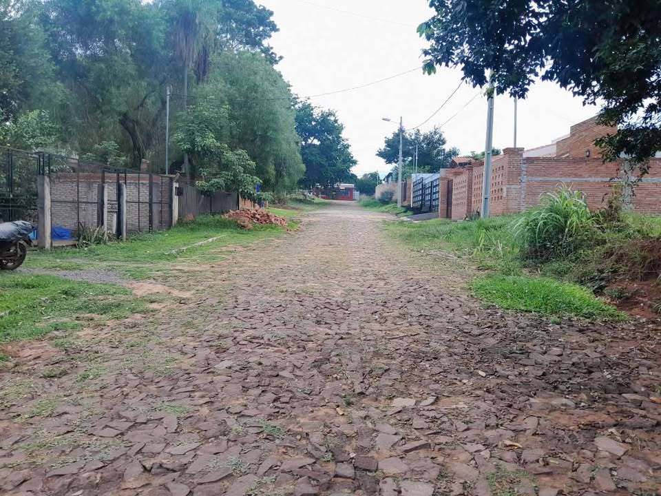 🔑EN VENTA CASA EN ÑEMBY LA LOMITA  📍Ubicado a 400mts de la av.uruguay - 4