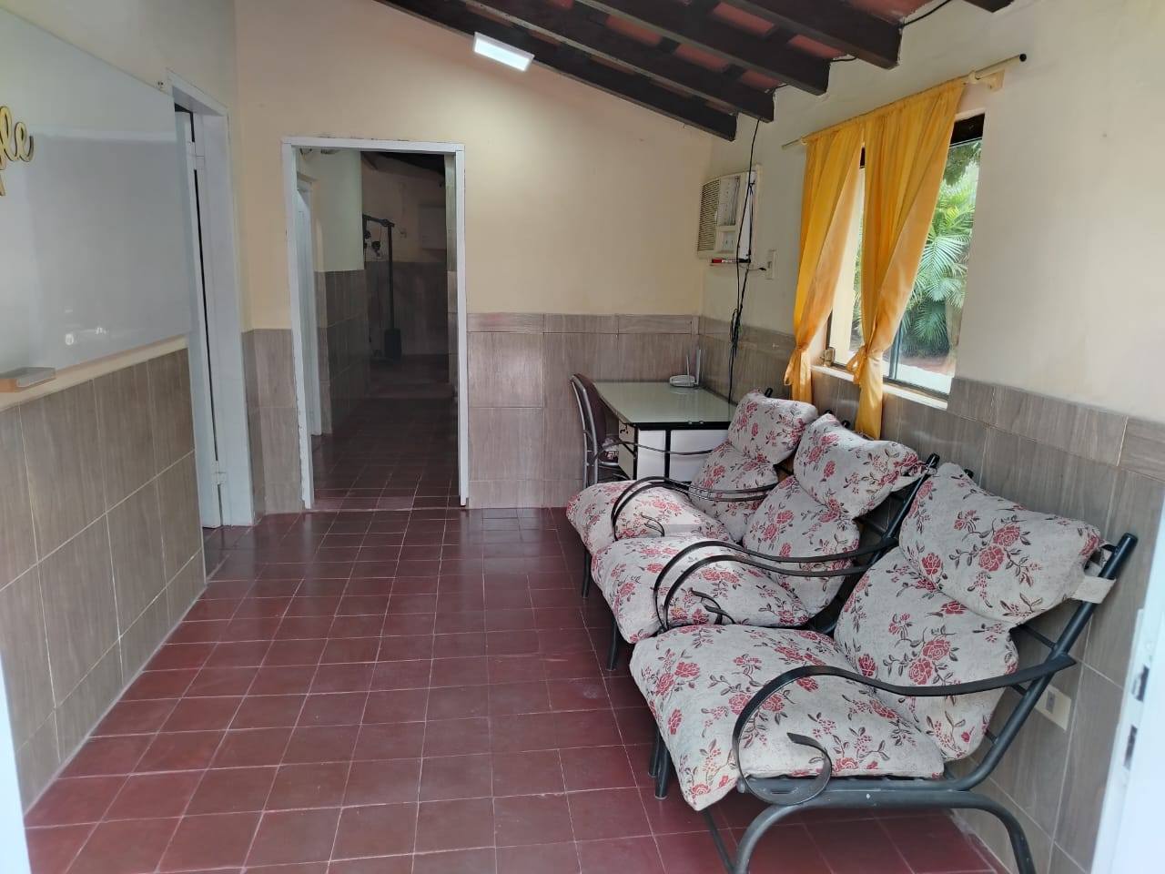 🏡 VENDO CASA CON PATIO EN ASUNCIÓN, B° SAN VICENTE, EXC. UBICACIÓN!! - imagen 3