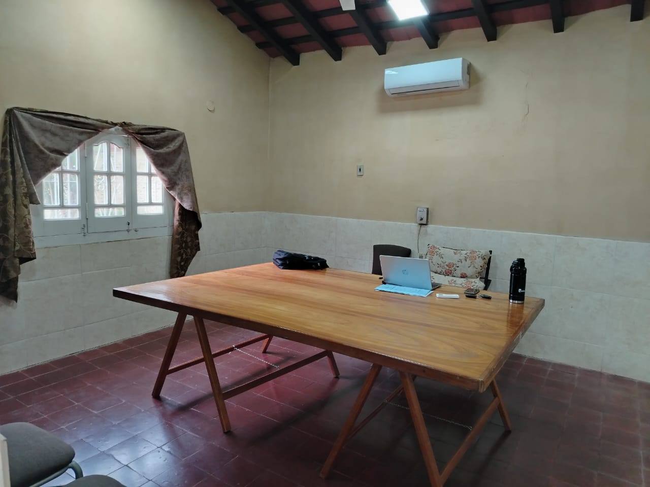 🏡 VENDO CASA CON PATIO EN ASUNCIÓN, B° SAN VICENTE, EXC. UBICACIÓN!! - imagen 5
