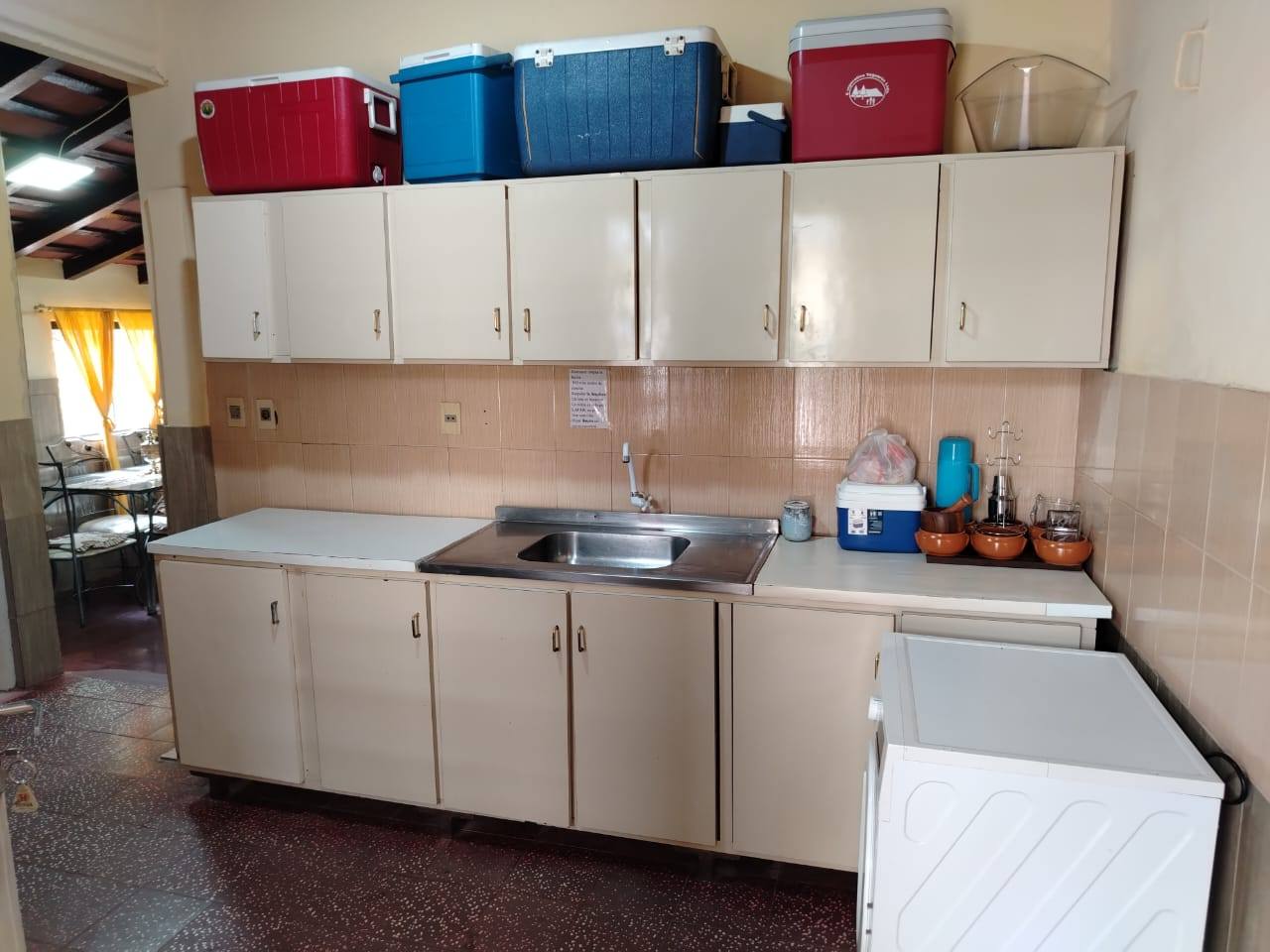 🏡 VENDO CASA CON PATIO EN ASUNCIÓN, B° SAN VICENTE, EXC. UBICACIÓN!! - imagen 7