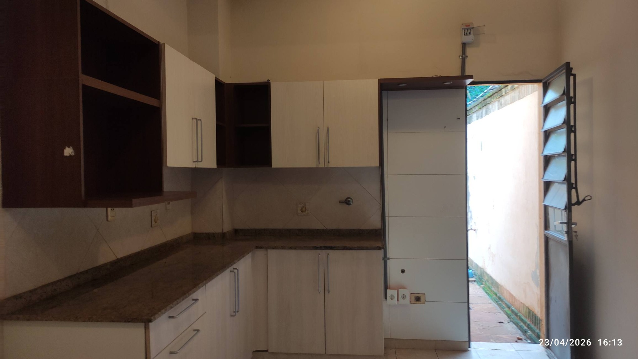 Alquilo amplio duplex Barrio Mburucuya cerca Shopping del Sol - 3