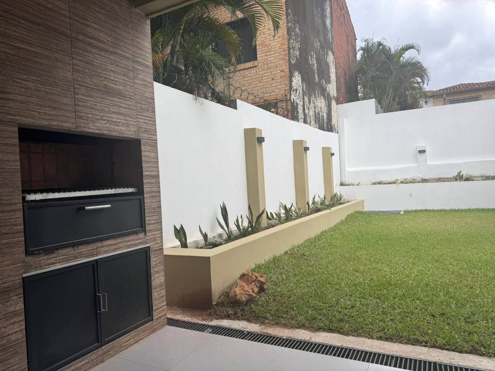 ALQUILO HERMOSO DÚPLEX EN LAMBARÉ ZONA ITA ENRAMADA - 3