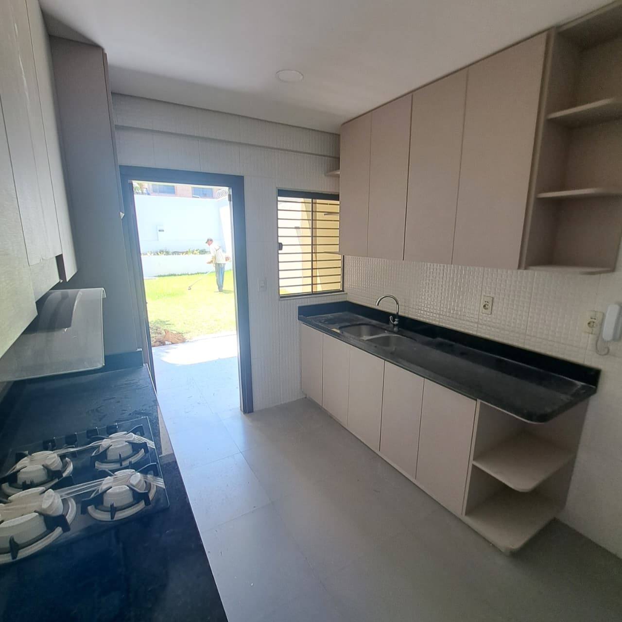 ALQUILO HERMOSO DÚPLEX EN LAMBARÉ ZONA ITA ENRAMADA - 4
