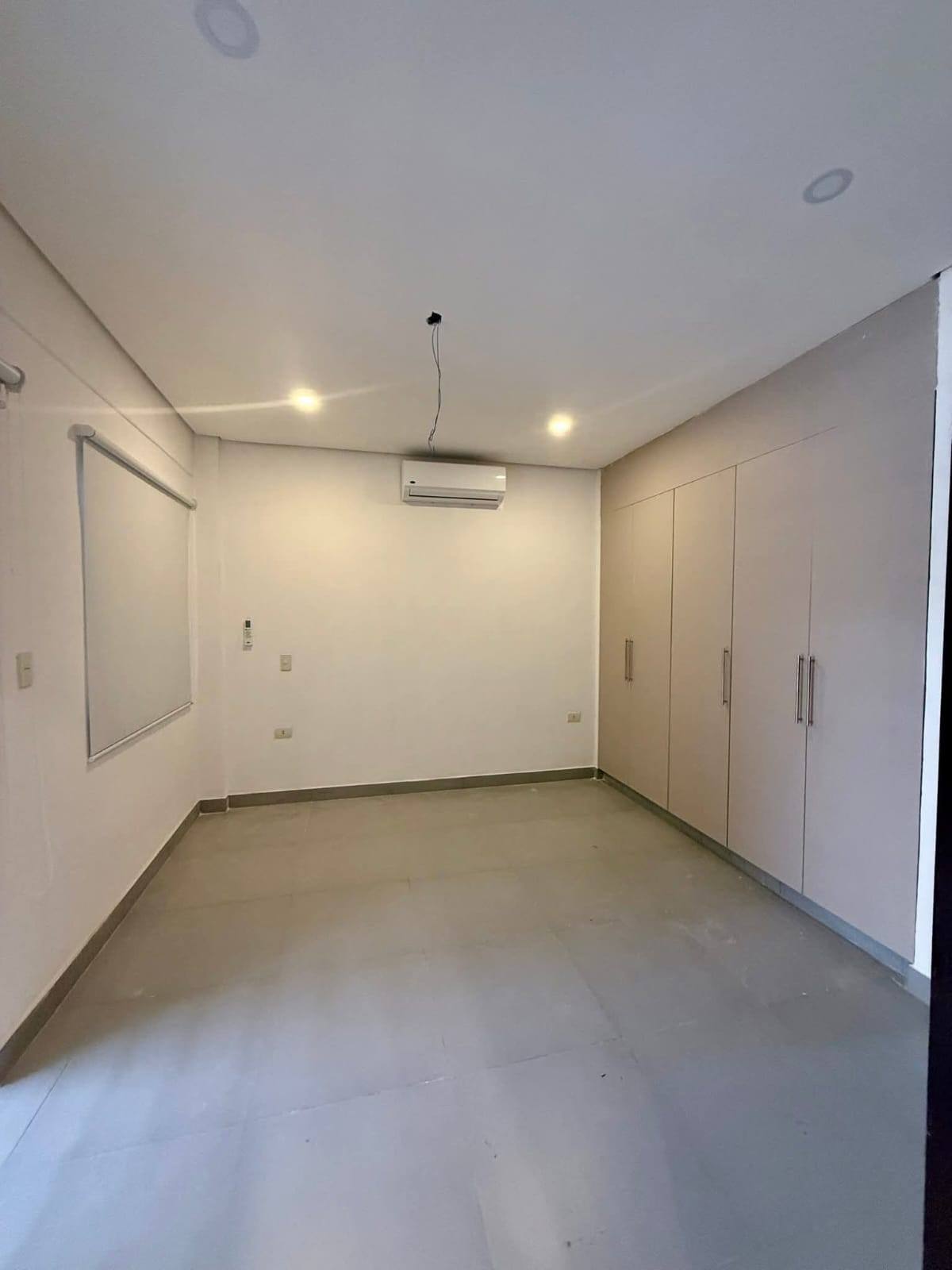 ALQUILO HERMOSO DÚPLEX EN LAMBARÉ ZONA ITA ENRAMADA - 8