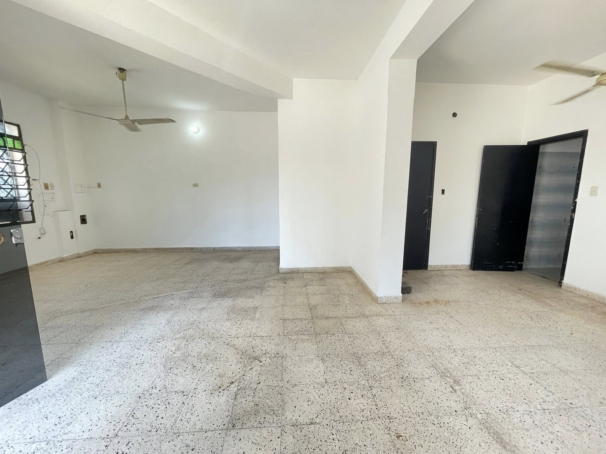 🚨Alquilo hermoso local comercial en esquina, a pasos de la Avda Aviadores y Molas López próximo al Paseo la Galería❗️ - 7