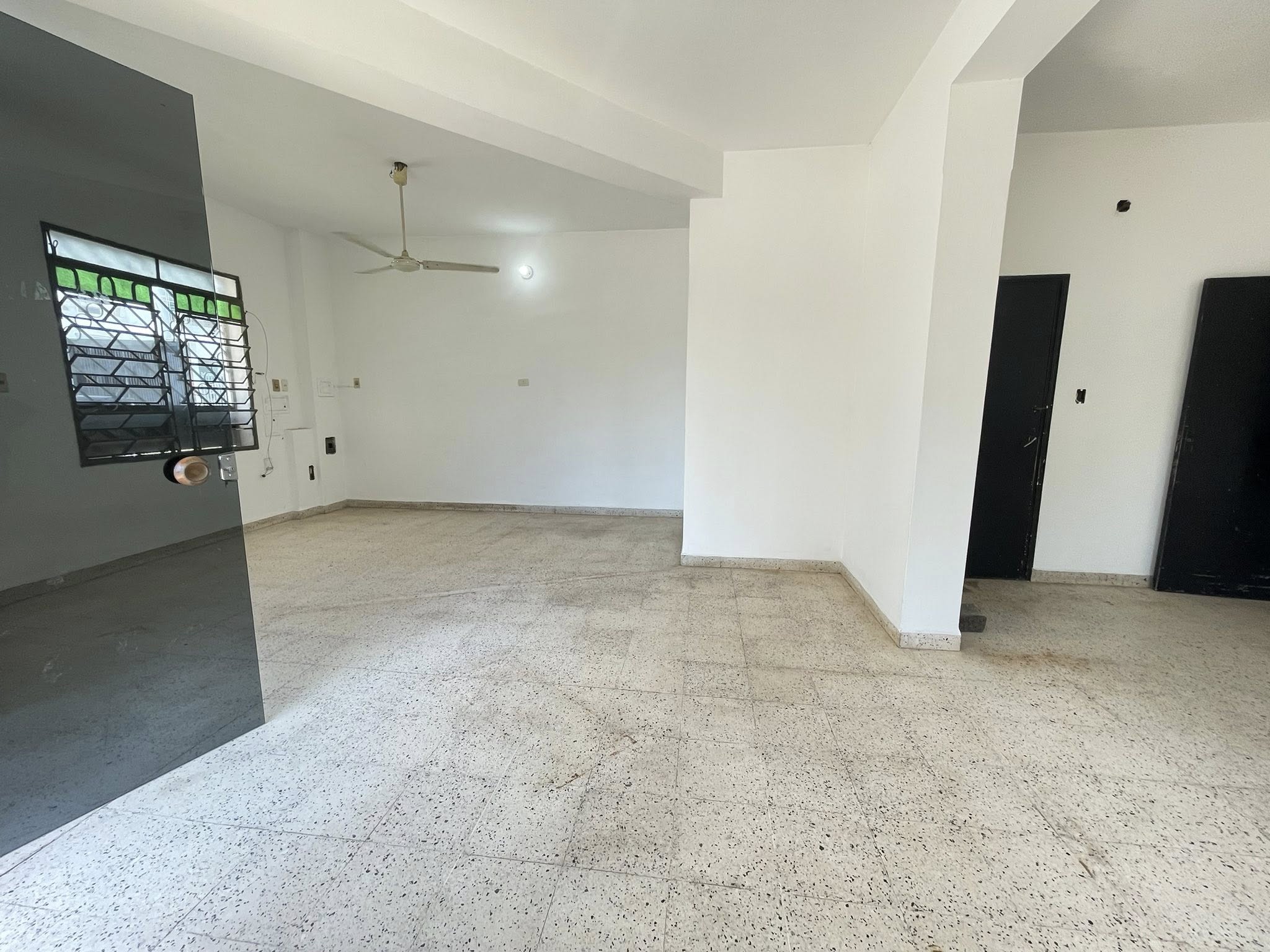 🚨Alquilo hermoso local comercial en esquina, a pasos de la Avda Aviadores y Molas López próximo al Paseo la Galería❗️ - 8