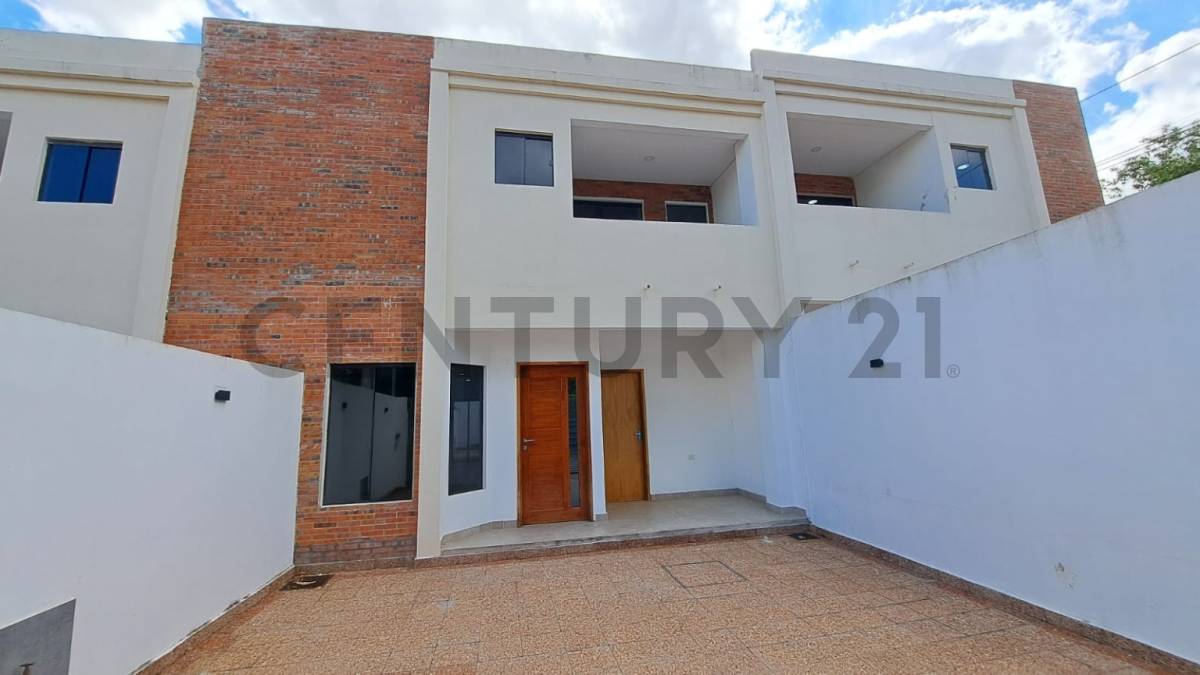 Dúplex en venta – Zona Yacht y Av. Perón - 1
