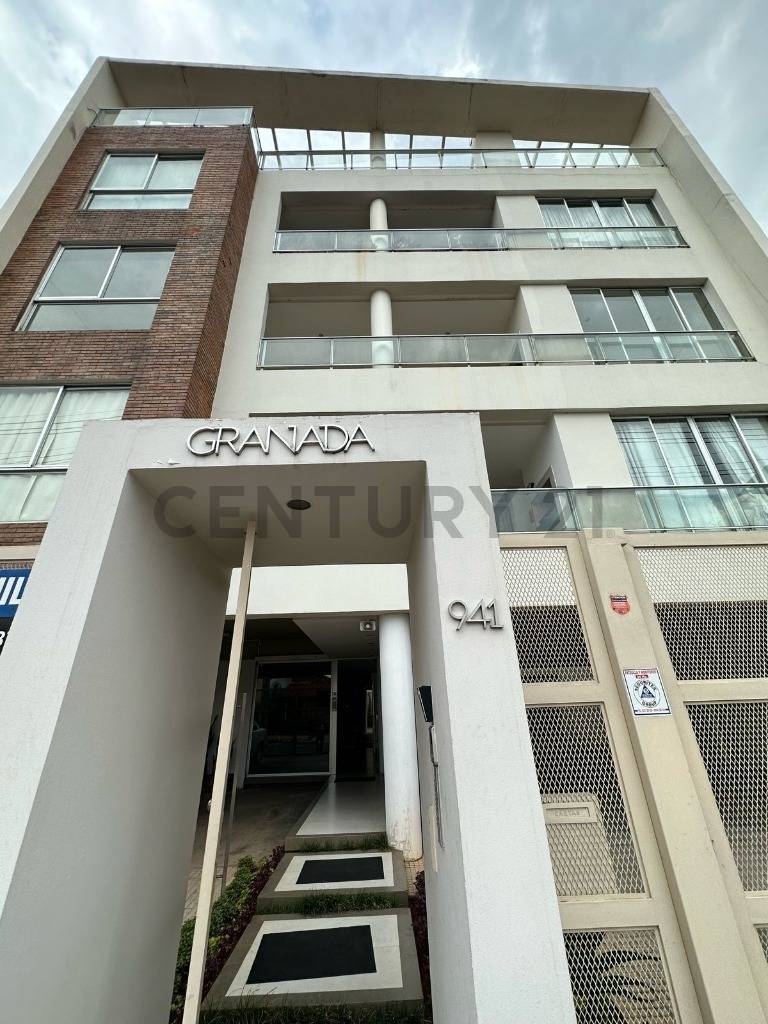 ÂĄUbicaciĂłn privilegiada! ALQUILO AMPLIO DPTO. de 3 habs. +AS en el EDIFICIO GRANADA - 1