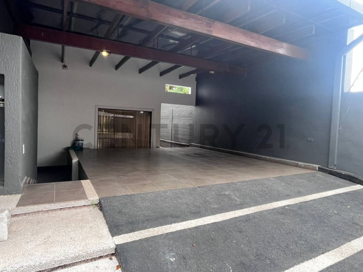 Se alquila residencia a media cuadra del Cit - 6