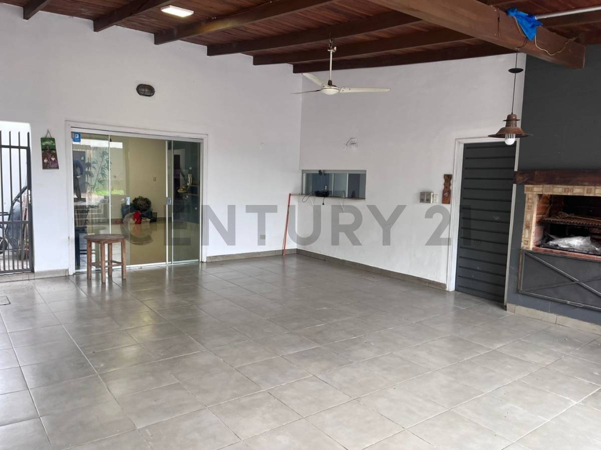 Se alquila residencia a media cuadra del Cit - 8