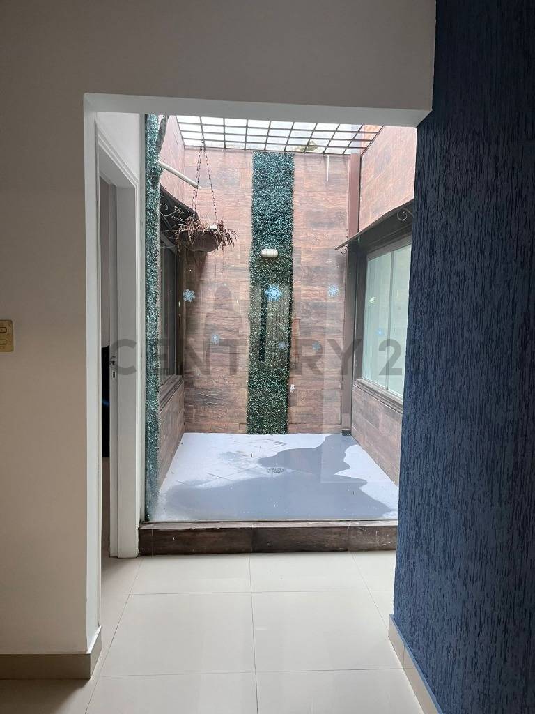 Se alquila residencia a media cuadra del Cit - 13