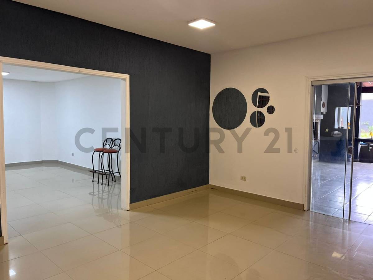 Se alquila residencia a media cuadra del Cit - 15