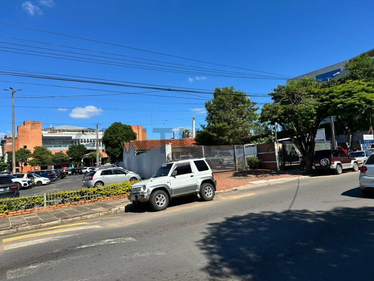 ALQUILER DE OFICINAS O VIVIENDA DETRAS DEL SH. ​​MULTIPLAZA - 8