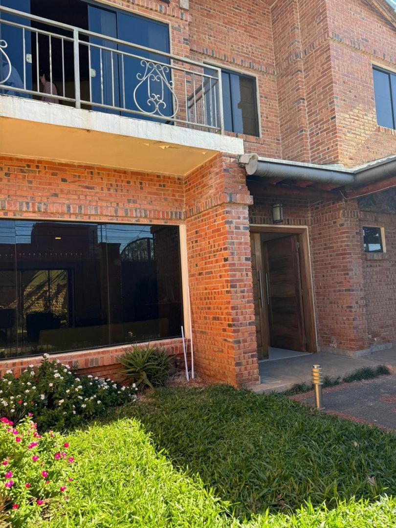 🔹En ALQUILER CASA Full Amoblada en el Barrio Salvador del Mundo - 1
