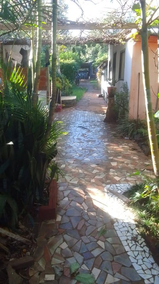 Hermosa Propiedad a la  venta con lindo jardin - imagen 3