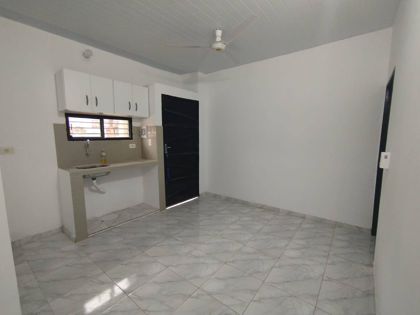 ALQUILO DEPARTAMENTO!! 🏬🏗️  📍Fernando de la mora zona sur (en el límite con San Lorenzo, barcequillo) - 3