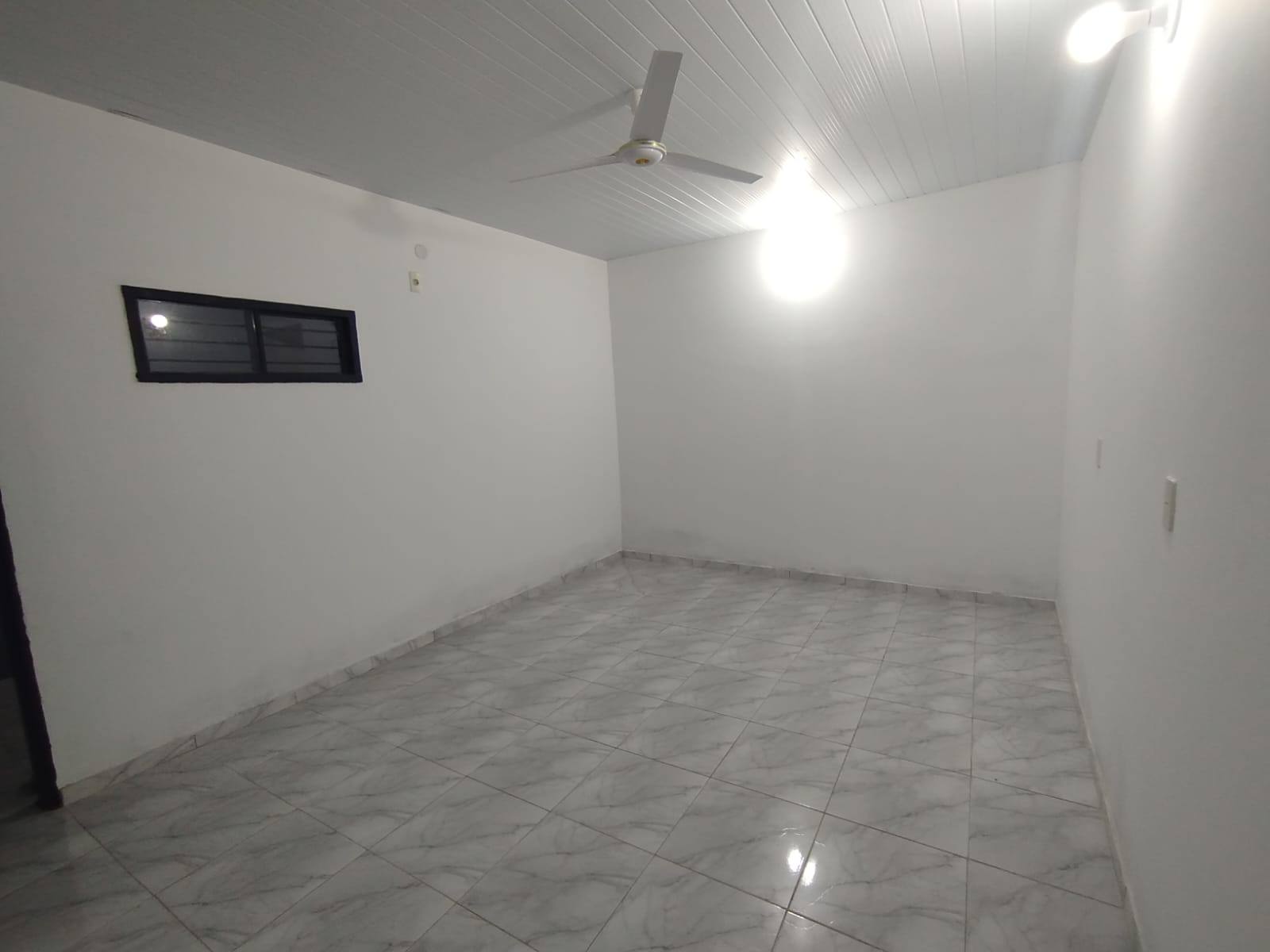 ALQUILO DEPARTAMENTO!! 🏬🏗️  📍Fernando de la mora zona sur (en el límite con San Lorenzo, barcequillo) - 4