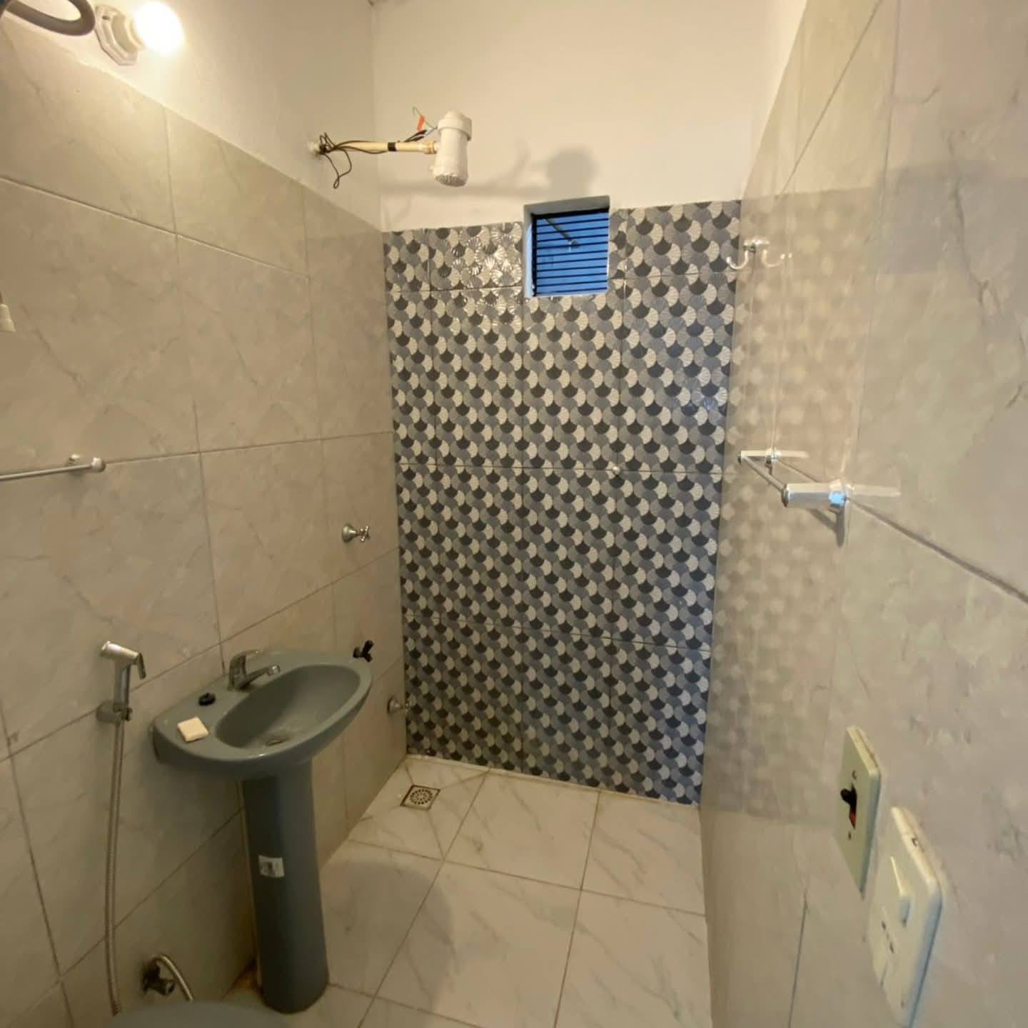 ALQUILO DEPARTAMENTO!! 🏬🏗️  📍Fernando de la mora zona sur (en el límite con San Lorenzo, barcequillo) - 7