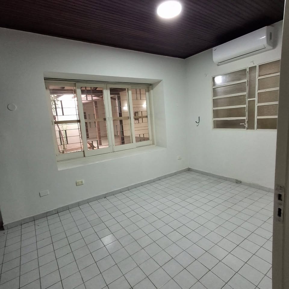 OPORTUNIDAD EN SAJONIA! 🏠 Ideal para Oficina o Vivienda Familiar - 9
