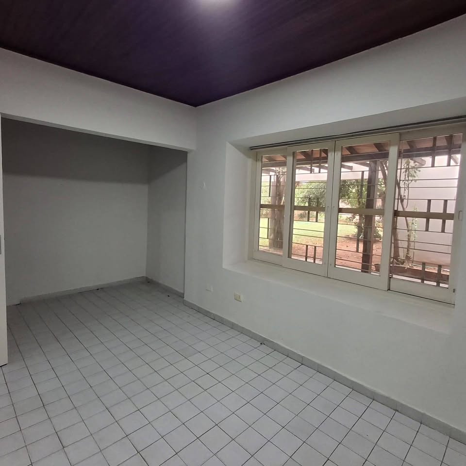 OPORTUNIDAD EN SAJONIA! 🏠 Ideal para Oficina o Vivienda Familiar - 10