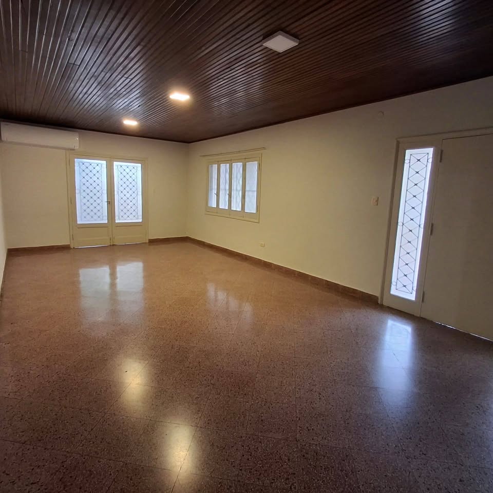 OPORTUNIDAD EN SAJONIA! 🏠 Ideal para Oficina o Vivienda Familiar - 14