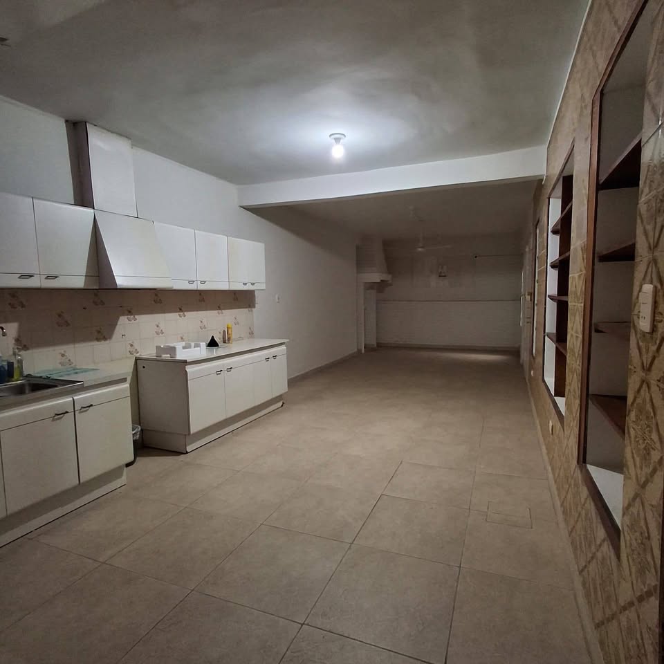 OPORTUNIDAD EN SAJONIA! 🏠 Ideal para Oficina o Vivienda Familiar - 15