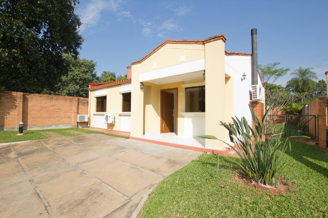 Vendo casa en Condominio Boulevard Confederación en Luque. - 8