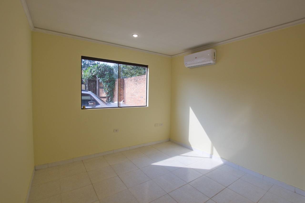 Vendo casa en Condominio Boulevard Confederación en Luque. - 12