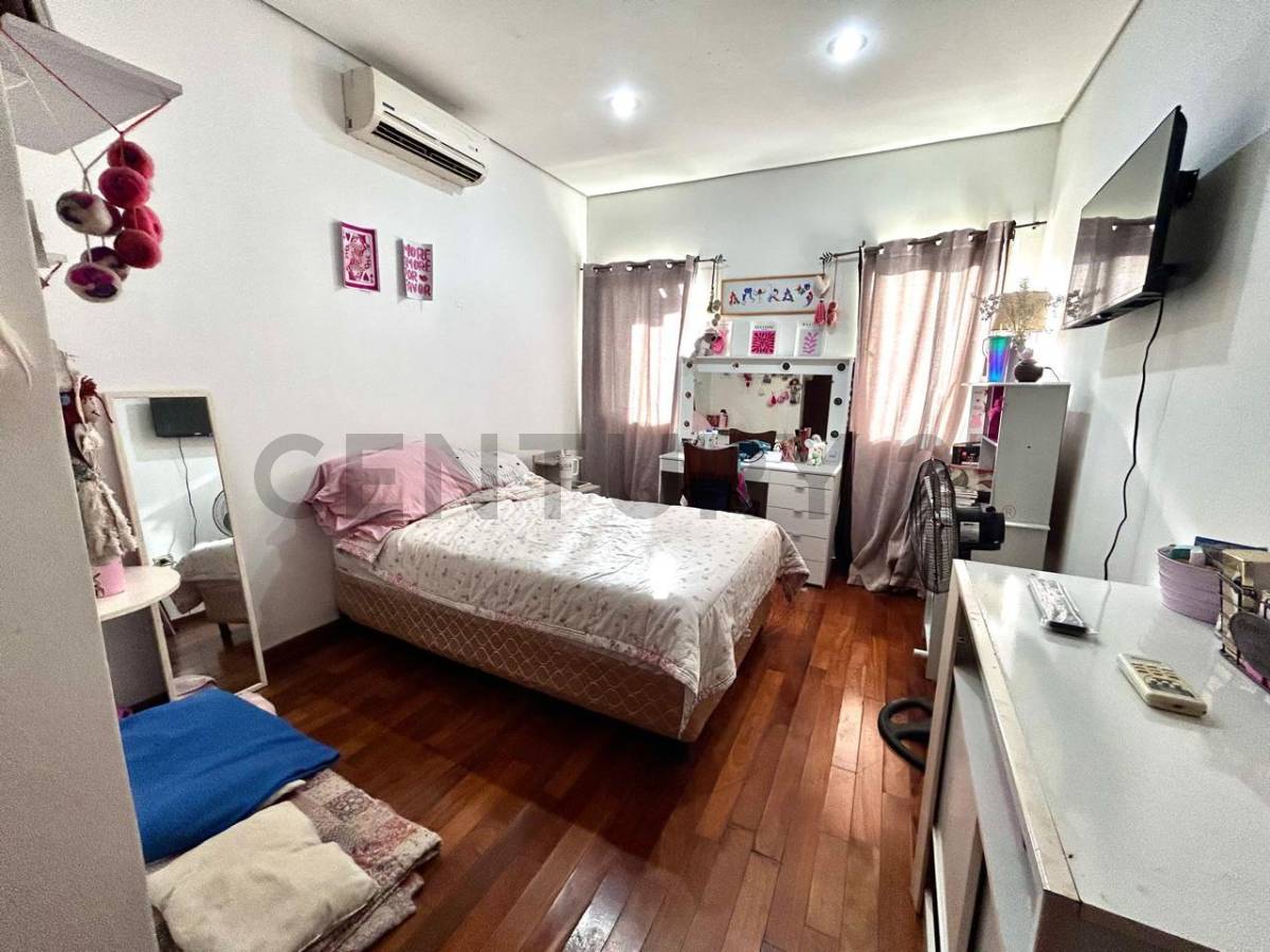 Venta de Casa Dúplex en Ycuá Satí, Asunción - 21
