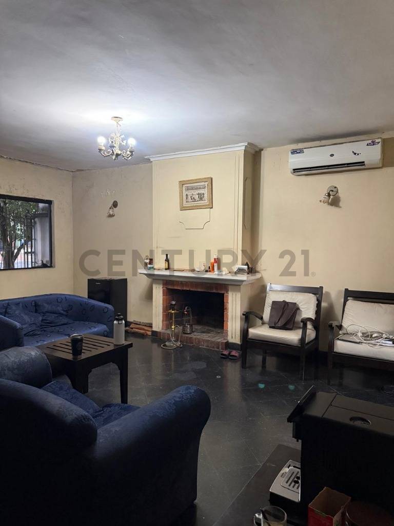 VENDO AMPLIA CASA A DEMOLER O REFACCIONAR - imagen 5