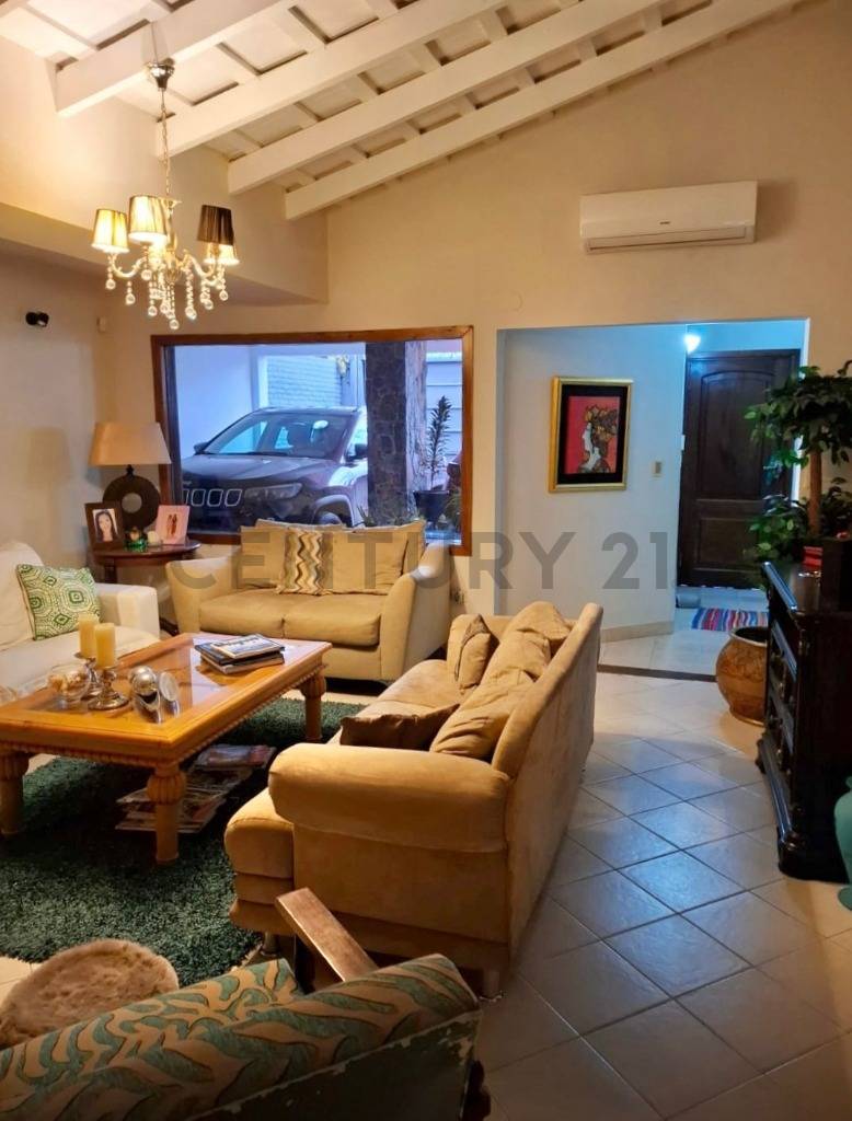 VENTA DE HERMOSA CASA EN EL BARRIO MBURUCUYA - imagen 4