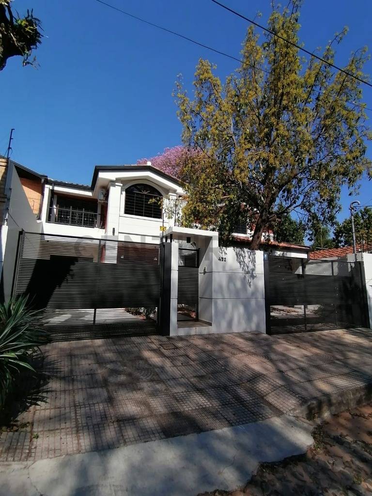 VENDO – Hermosa Casa en Barrio Mburucuyá, Asunción. - 1
