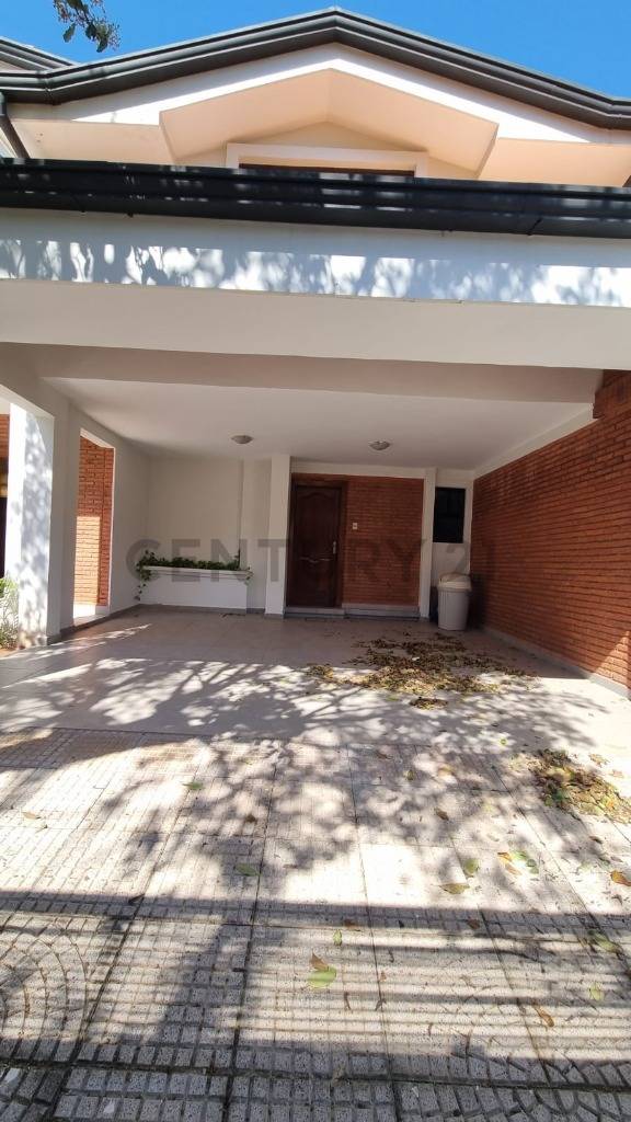 VENDO – Hermosa Casa en Barrio Mburucuyá, Asunción. - 4