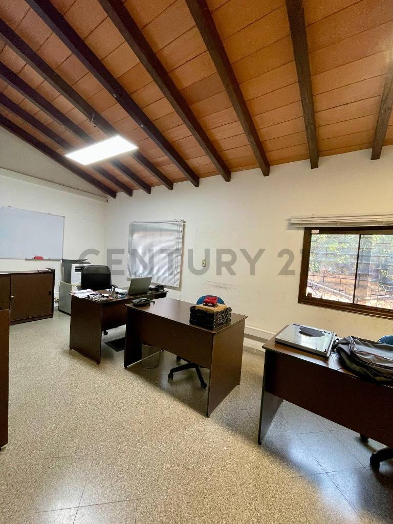 VENDO PROPIEDAD EN CIUDAD NUEVA IDEAL PARA OFICINA - 2