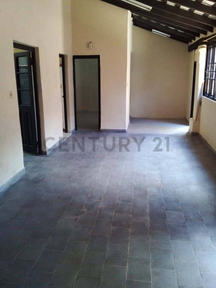 Venta de Casa con 2 Departamentos – Ideal Vivienda y Oficina - imagen 3