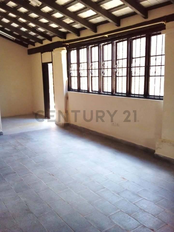 Venta de Casa con 2 Departamentos – Ideal Vivienda y Oficina - imagen 4