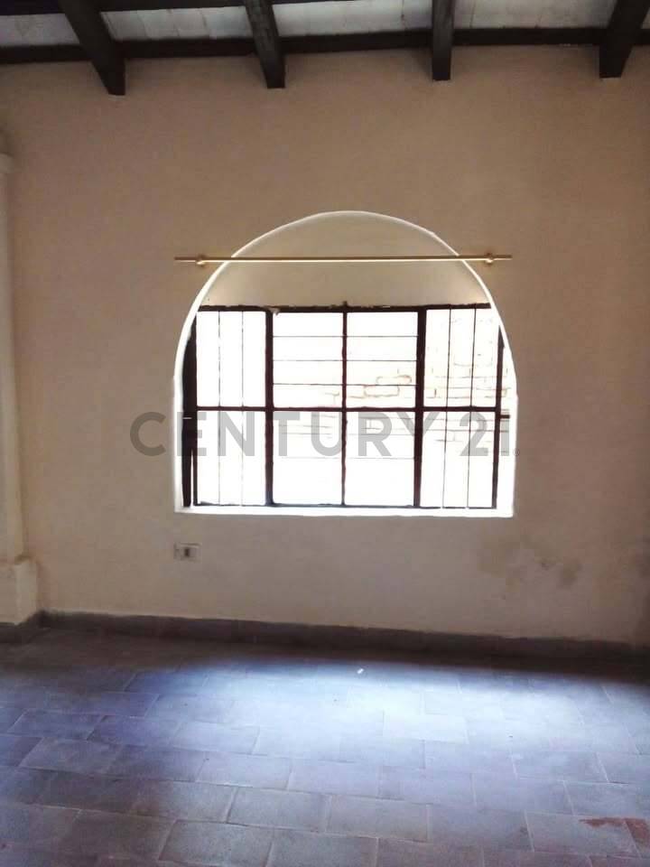 Venta de Casa con 2 Departamentos – Ideal Vivienda y Oficina - imagen 5