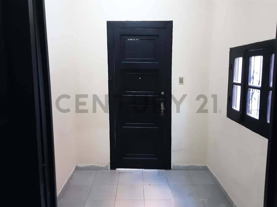 Venta de Casa con 2 Departamentos – Ideal Vivienda y Oficina - imagen 9