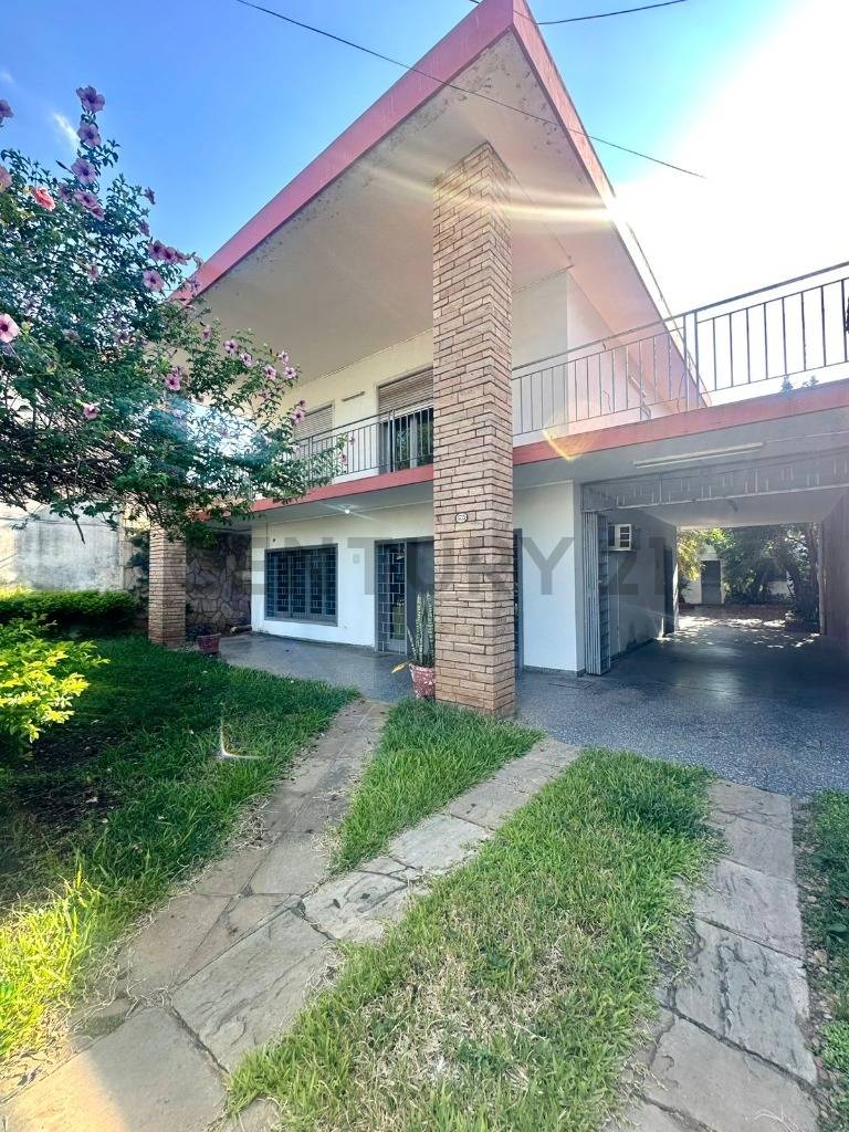 VENDO CASA / OFICINA en el barrio Dr. Gaspar Rodriguez de Francia - 3