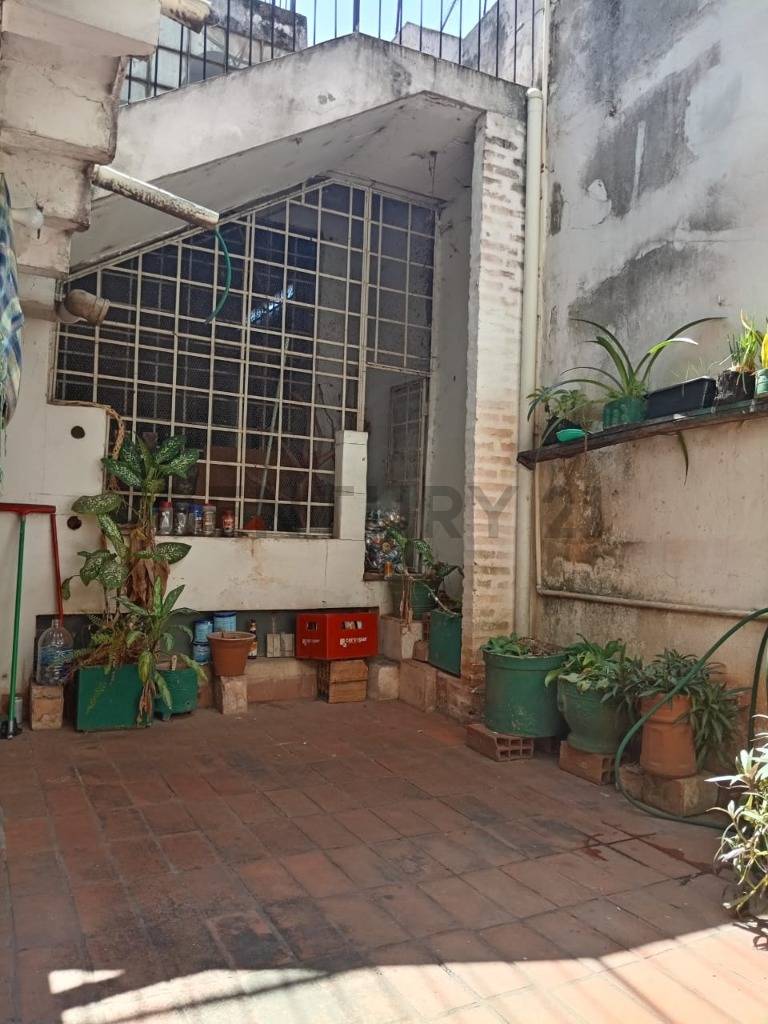VENDO CASA / OFICINA en el barrio Dr. Gaspar Rodriguez de Francia - 8