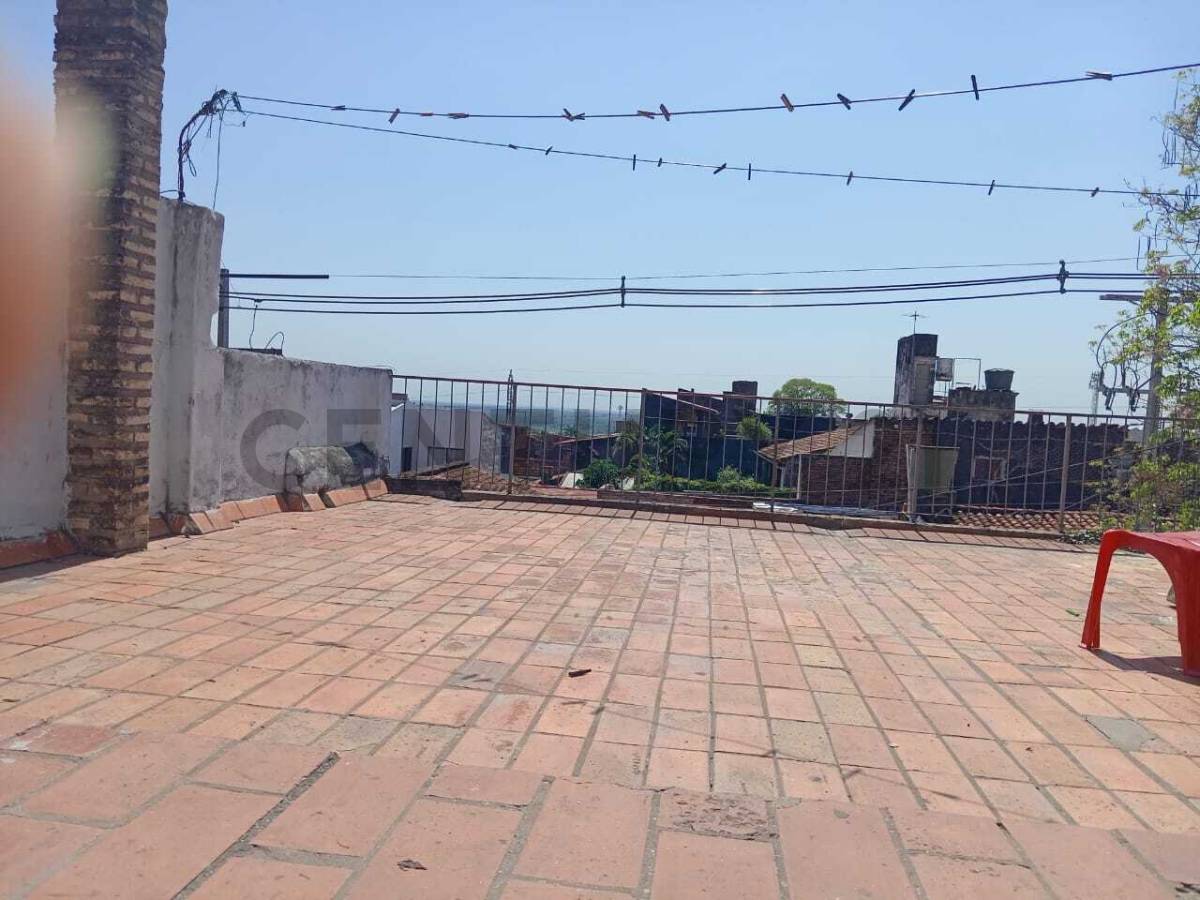 VENDO CASA / OFICINA en el barrio Dr. Gaspar Rodriguez de Francia - 10