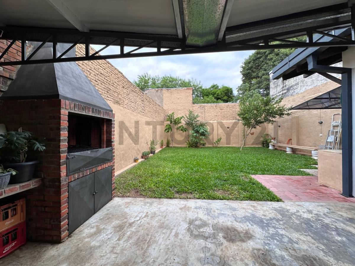 VENDO HERMOSA CASA EN ZONA CENTRICA DE ASUNCION - imagen 3